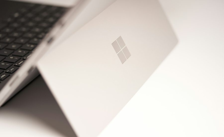 white-laptop-computer-on-white-table